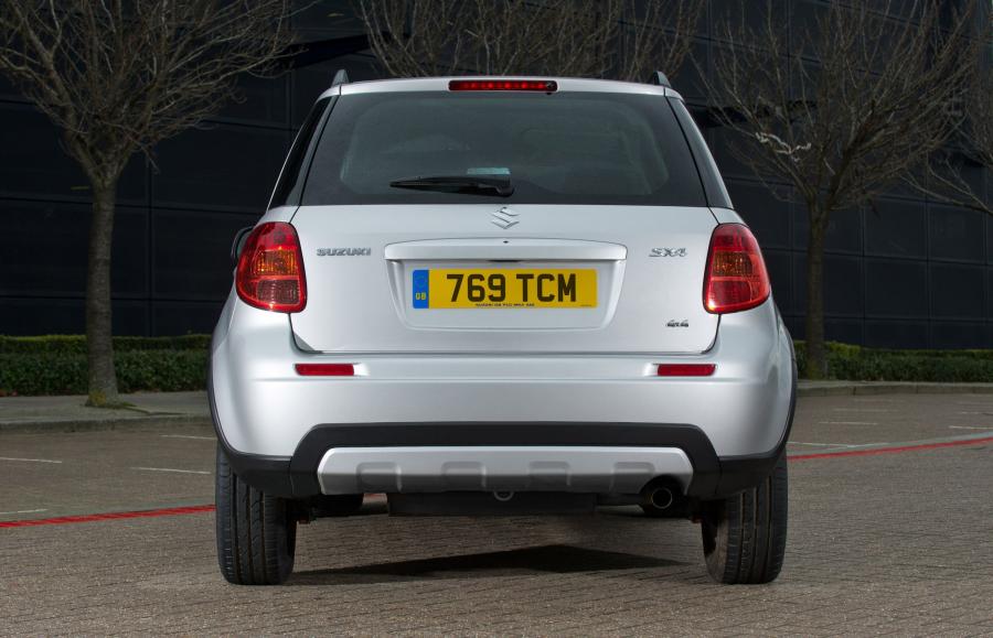  Suzuki SX4-A X-Over 2011 года  (фото 8 из 14)